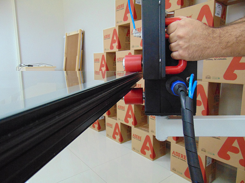 Célula de Pressionamento Semi-Automática